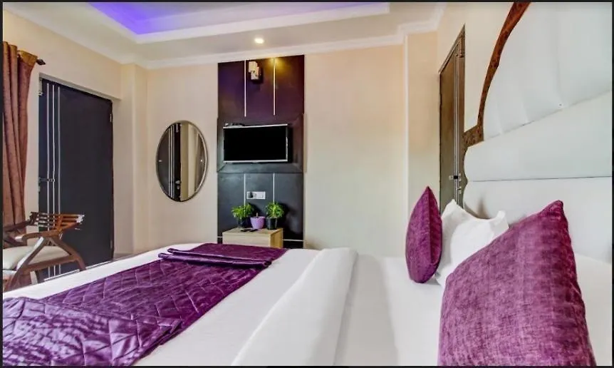Bed & Breakfast Uphill Courtyard Family Suites For 1 6 People On Hill Top Shimla India