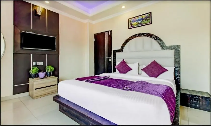 Uphill Courtyard Family Suites For 1 6 People On Hill Top Shimla 0*,  India