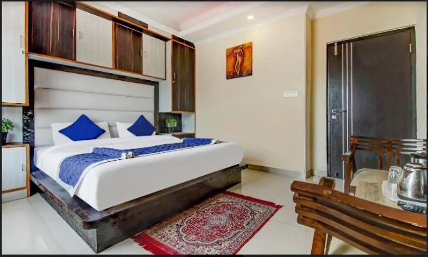 Uphill Courtyard Family Suites For 1 6 People On Hill Top Shimla 0*,