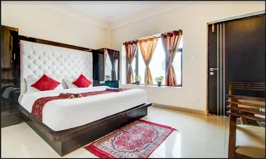 Uphill Courtyard Family Suites For 1 6 People On Hill Top Shimla 0*,  India