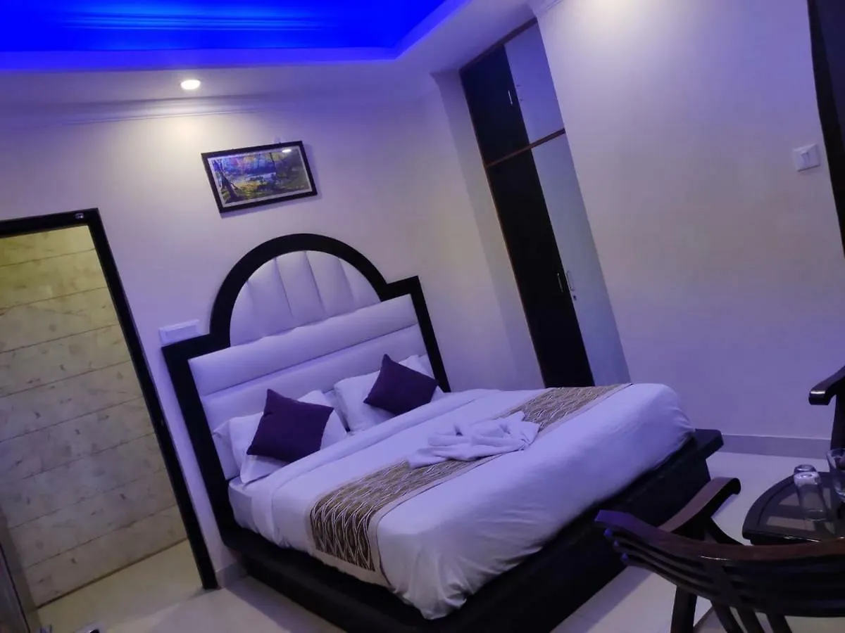 Uphill Courtyard Family Suites For 1 6 People On Hill Top Shimla India